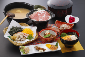 鶏飯（黒豚の陶板焼き・とんこつ・小鉢付）