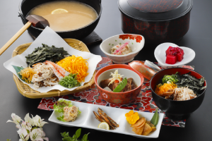 鶏飯（とんこつ・小鉢付）
