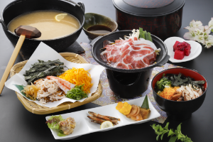 鶏飯（黒豚の陶板焼き付）